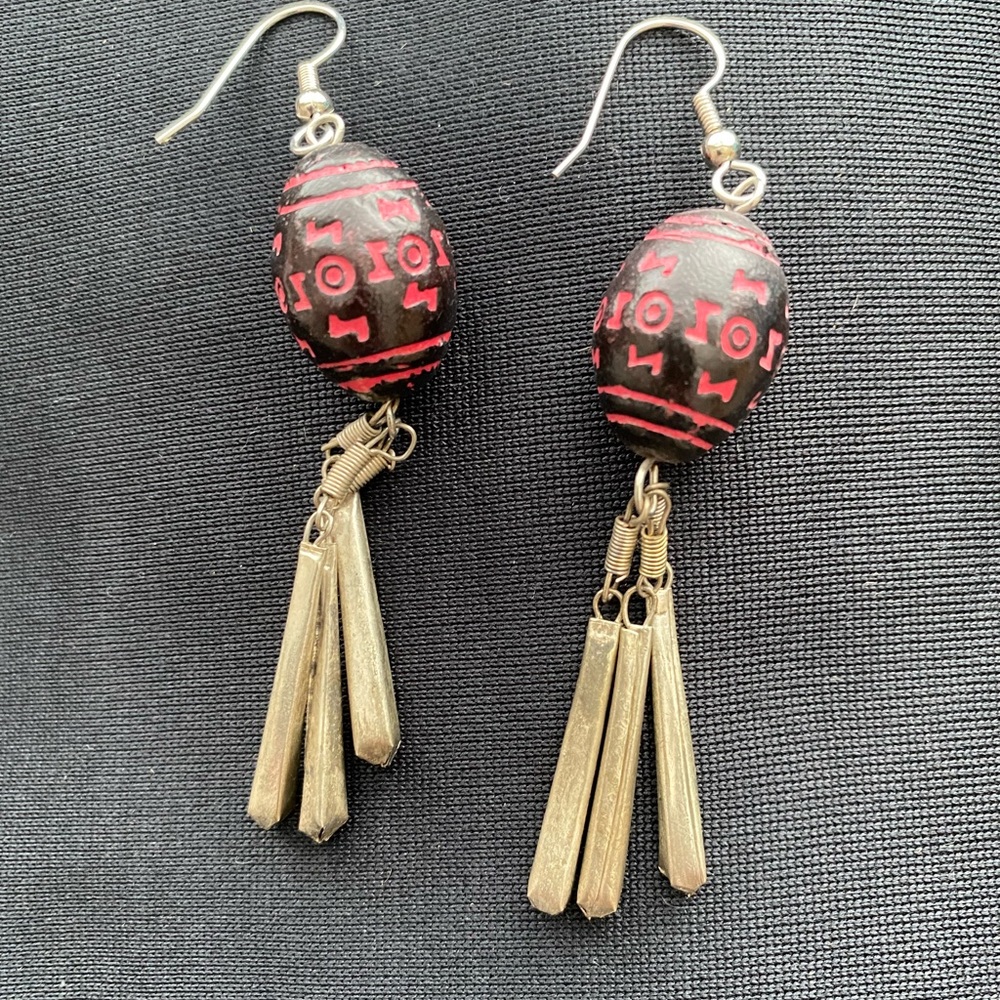 Vintage 80โs Earrings Pink and Black Bead dangle fashion earriโฆ